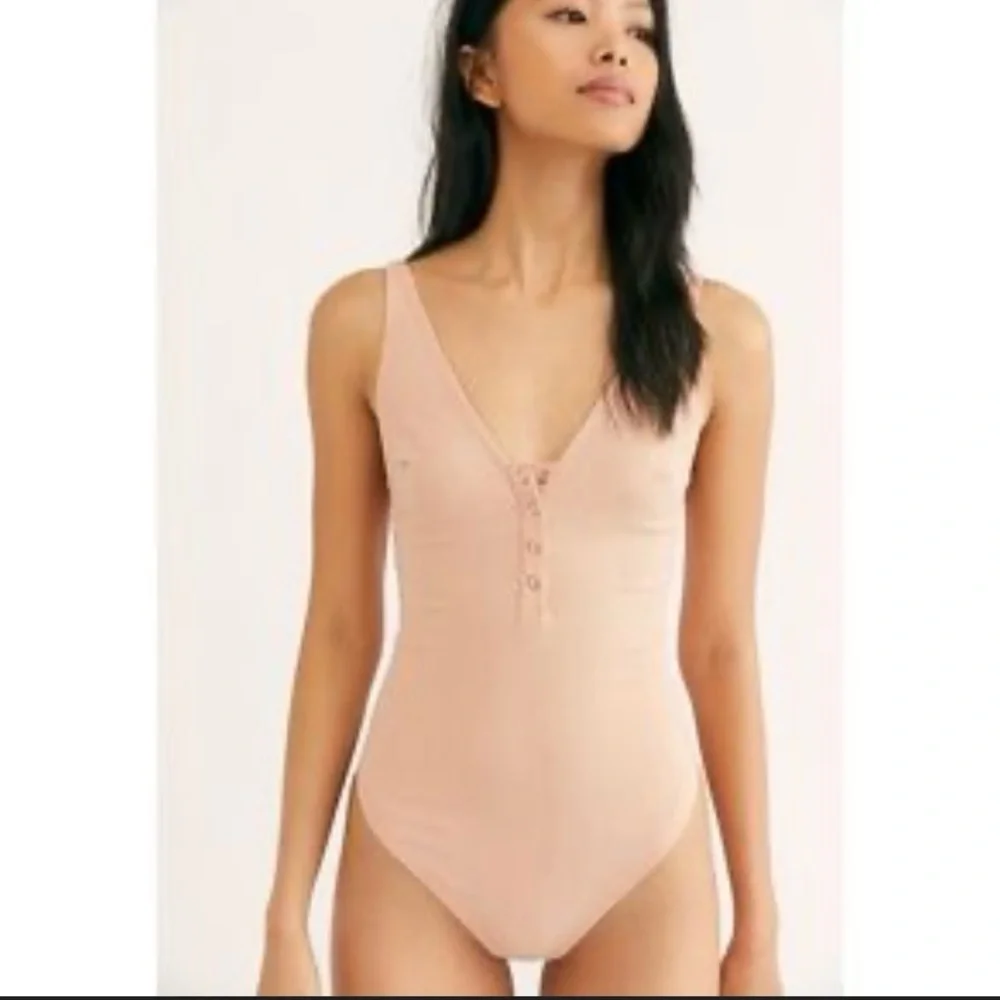 FREE PEOPLE Intimately Larissa Bodysuit Womens - Blush - Thong back Small - Picture 2 of 9